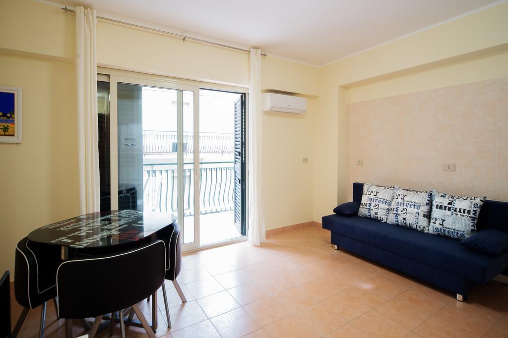 Appartamento Milly House Letojanni Esterno foto