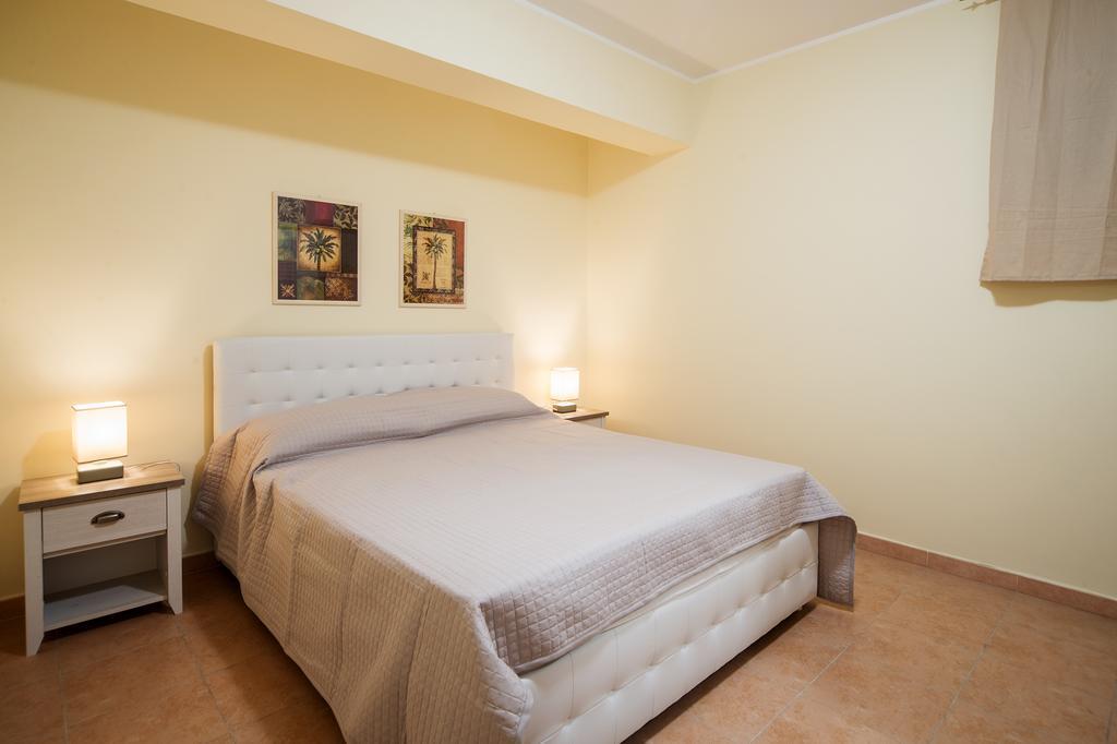 Appartamento Milly House Letojanni Esterno foto