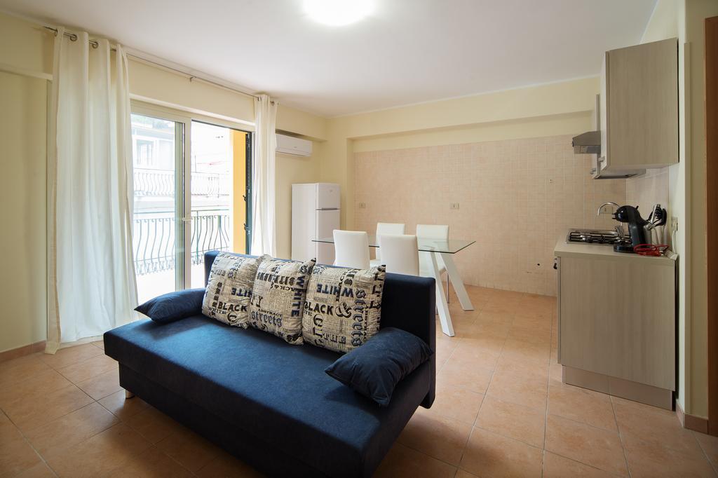 Appartamento Milly House Letojanni Esterno foto
